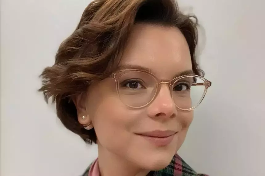 Жена Евгения Петросяна рассказала, что ее пристыдили за исполнение гимна России