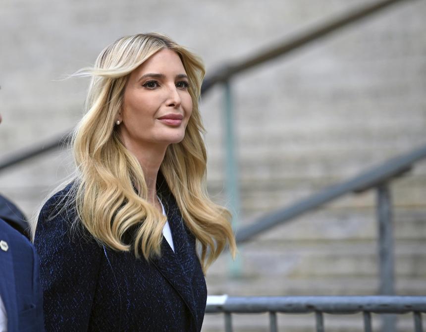 42-летняя дочь Дональда Трампа Иванка снялась на яхте без макияжа и укладки