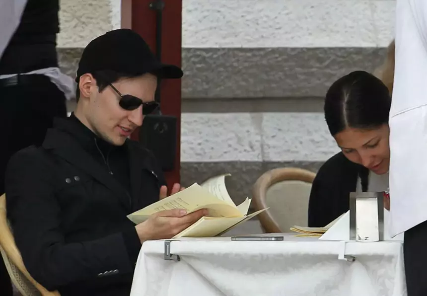 В семье спутницы Дурова отреагировали на информацию о ее связи с разведкой