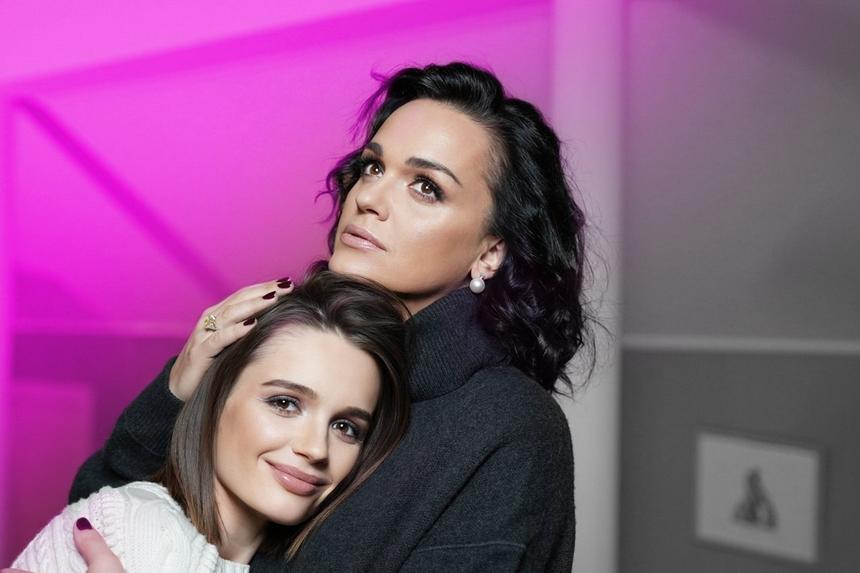 «Я вновь увидела себя красивую»: Александра Морозова рассказала о послеродовой депрессии