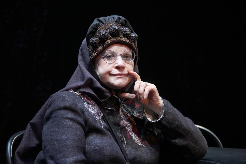 «Очень грущу по этому поводу»: 89-летнюю Валентину Талызину не пригласили на свадьбу единственной внучки