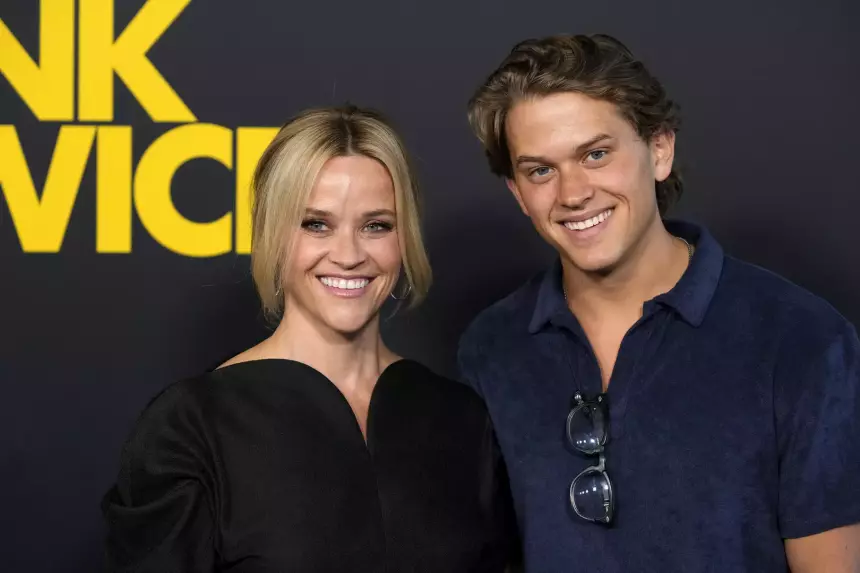 20-летний сын Риз Уизерспун дебютирует в кино с голливудской звездой