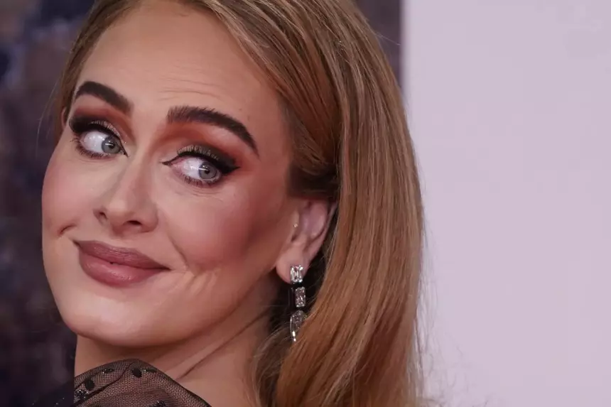 «Никаких планов на новую музыку»: Адель сообщила, что приостанавливает карьеру певицы