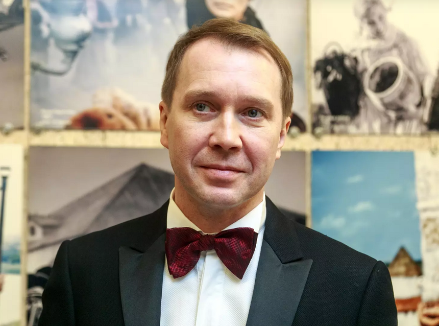 57-летний актер Евгений Миронов перенес операцию на позвоночнике
