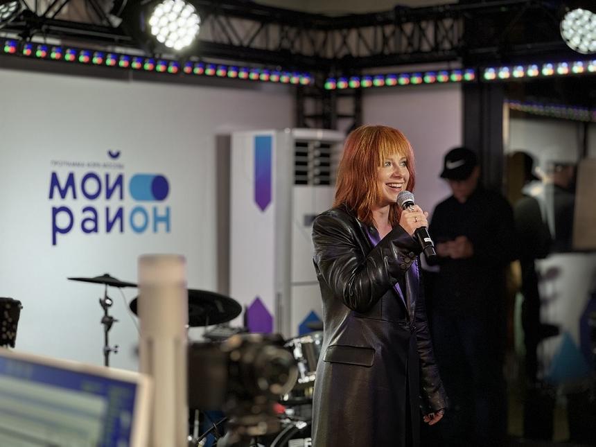 «Не уродуйте себя»: Юлия Савичева призвала девушек отказаться от пластики