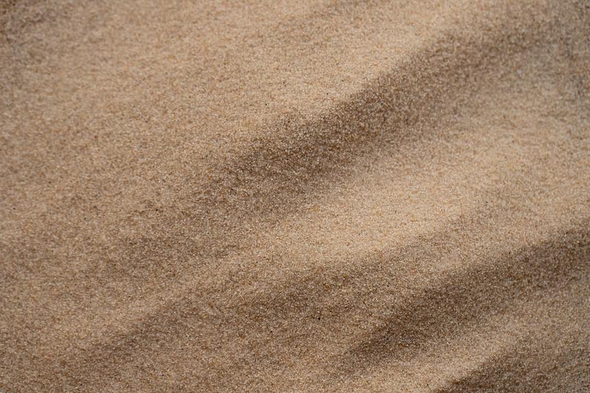 Завалило песком: российский школьник умер в День знаний во время игры в карьере