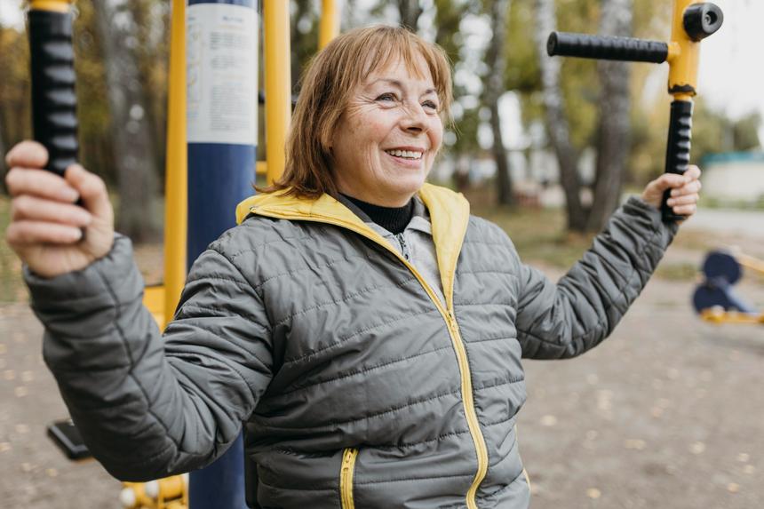 «Отец вундеркиндов» Евгений Тепляков напал на пенсионерку за замечание: женщину госпитализировали