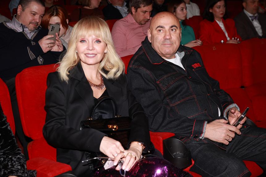 «Выписали из квартиры без нее»: тещу Иосифа Пригожина обманули мошенники