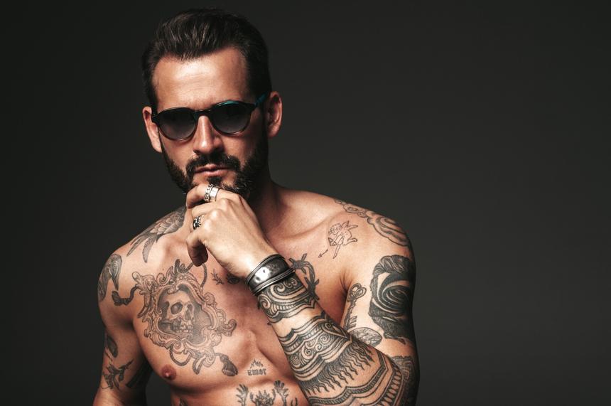 Мужчина вышел покурить на балкон без футболки и пропал на 15 суток