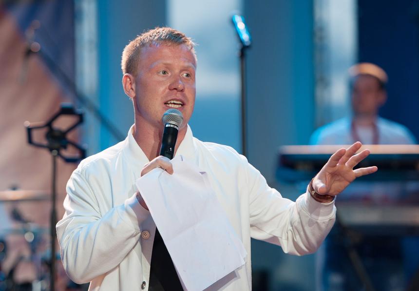 «Нервишки очень сильно сдают»: Антон Богданов поддержал Никиту Кологривого из-за скандала в баре