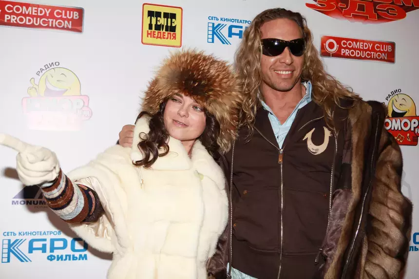 «Я зауважал этих двух молодых людей»: Тарзан признался, что не принимал возлюбленную сына