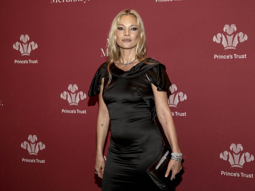 «Это было ужасно»: 50-летняя модель Кейт Мосс столкнулась с хейтом на пике карьеры