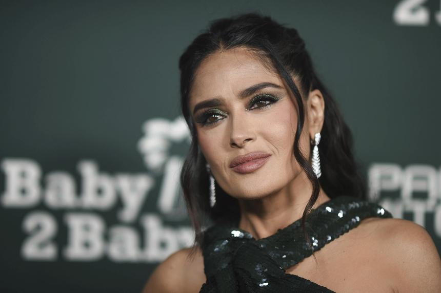 Сальма Хайек показала свое детское фото и умилила фанатов: дочь – копия мамы