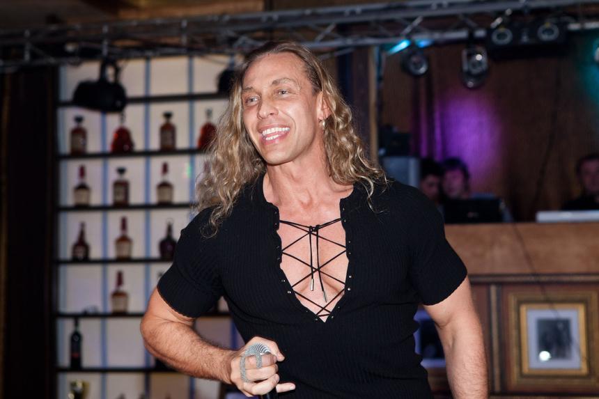 «Гонорары у него не такие большие»: раскрыто, сколько зарабатывает Тарзан на корпоративах