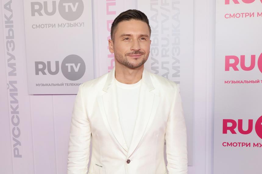 «Договорились об определенной сумме»: Лазарев признался, что платит сыну за чтение книг