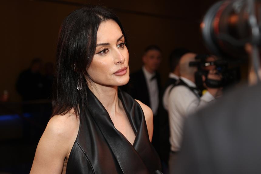 «Неприлично»: Садальский обрушился с критикой на Канделаки из-за ее образа на прощании с Масляковым