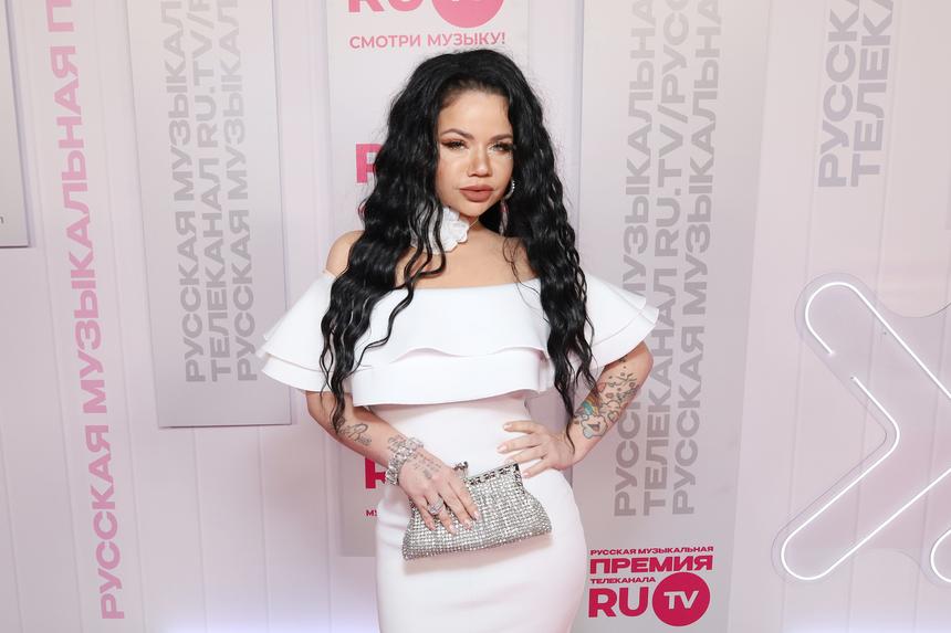 Станцевала с российским флагом: Бьянка ответила на призывы признать ее иноагентом