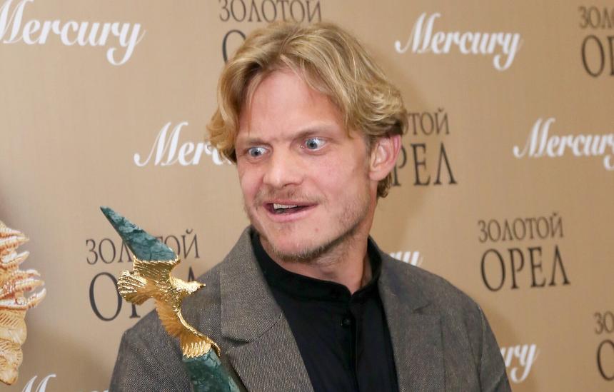 Отпущен под подписку о невыезде: в отношении актера сериала «Король и Шут» Ткачука завели два уголовных дела