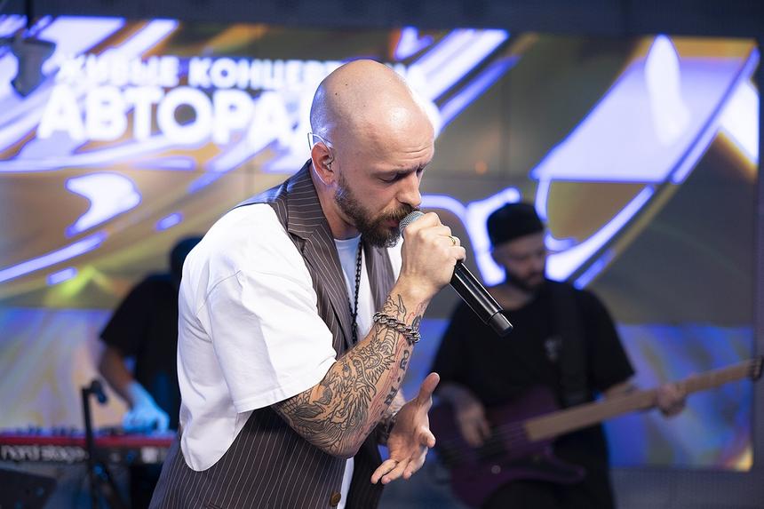 Рэпер ST рассказал о знакомстве с Ларисой Долиной и записи совместной песни