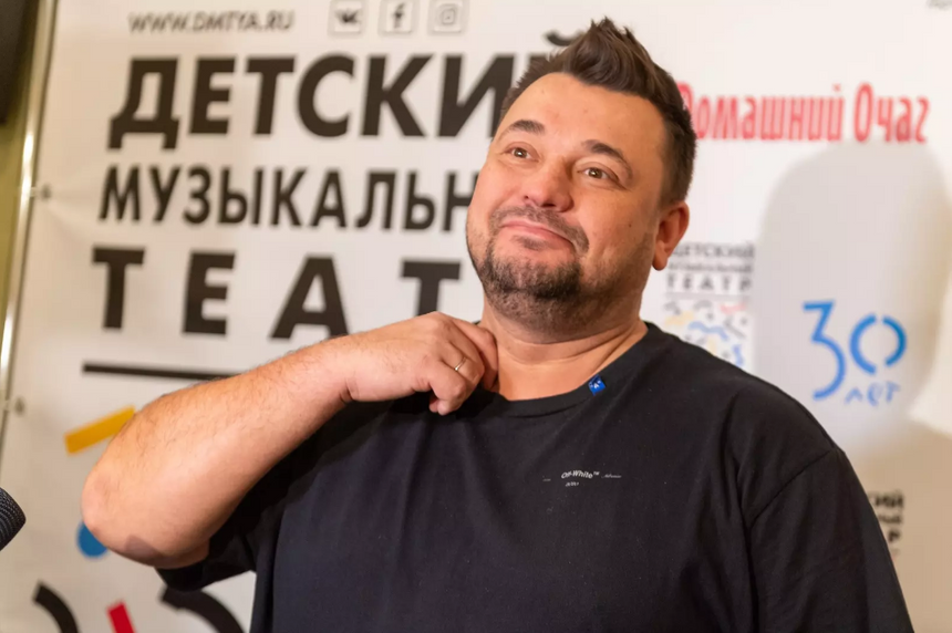 «NE Руки Вверх!»: певец Сергей Жуков хочет отсудить пять миллионов рублей у своего двойника