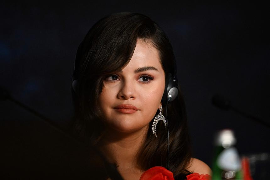 Певица Селена Гомес назвала необычные способы борьбы с тревожностью