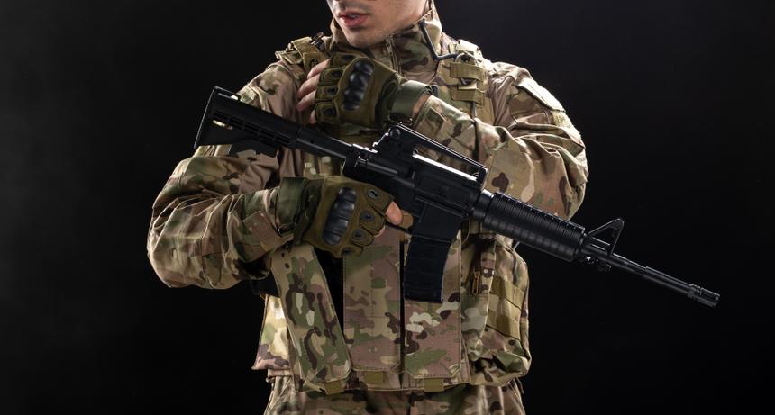 Наемники из Франции и Польши сорвали с дома ветерана ВОВ флаг РФ и растоптали