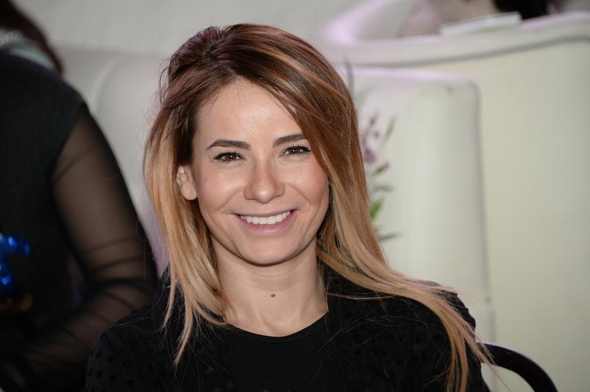 «Угораздило связаться с нарциссом-психопатом»: Айза пожаловалась на экс-мужа