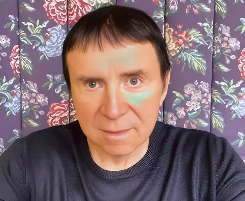 Отбивались от разъяренных женщин: общественники сорвали «магический» сеанс Анатолия Кашпировского