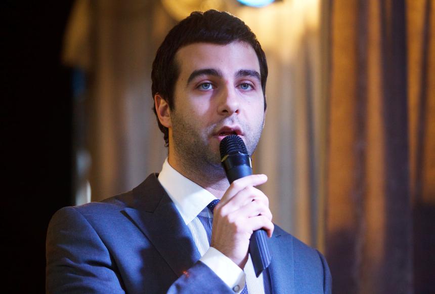 «Папины глаза»: Иван Ургант публично поздравил младшую дочь с днем рождения