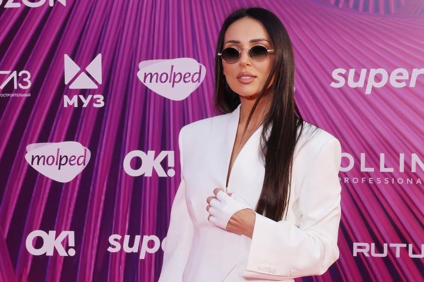 «Попытка очернить мое имя»: Алсу отреагировала на заявление о ее суде с экс-супругом за пентхаус в Лондоне