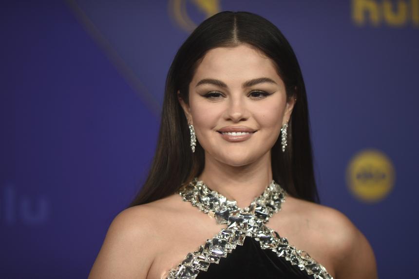 «Идите к черту»: Селена Гомес ответила на критику ее признания о неспособности выносить ребенка