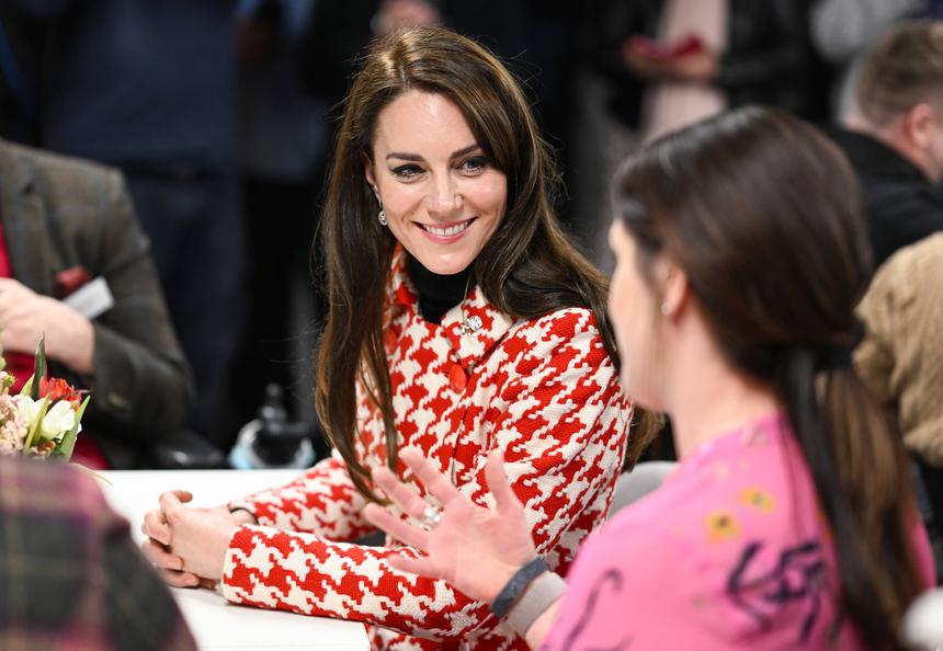 «Принцесса победит коварный рак»: Кейт Миддлтон впервые вышла в свет после химиотерапии