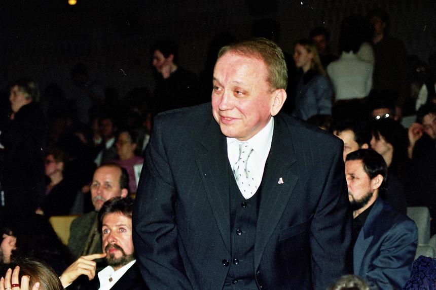 «Не достоин там лежать»: могилу Александра Маслякова разгромил 19-летний молодой человек под наркотиками