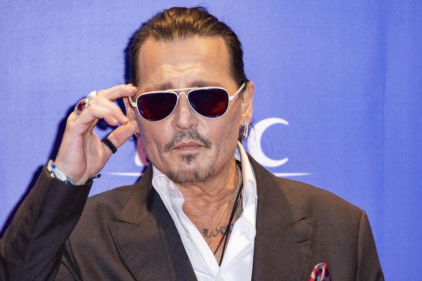 Джонни Депп начал масштабную работу над улучшением внешности