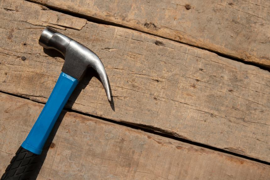 Трое детей пострадали после нападения на школу в Иркутской области