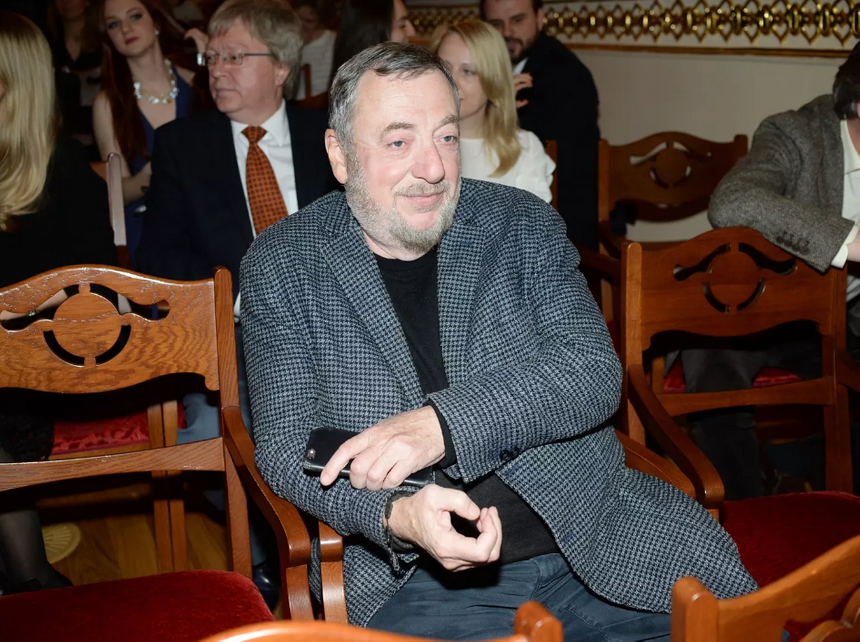 Режиссер Павел Лунгин признался, что скучает по актеру Петру Мамонову