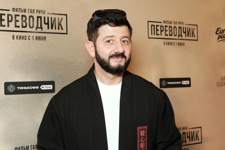 «Флаг России действует там, как оберег»: Галустян рассказал, как триколор спас его от полиции в Колумбии