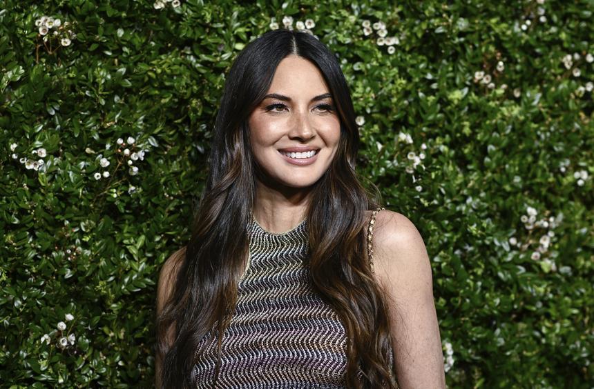 Звезда «Людей Икс» Оливия Манн стала матерью после удаления матки