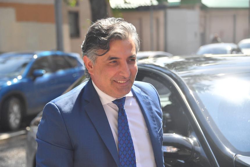 Эльмана Пашаева заподозрили в получении 3 млн рублей госпособия за поддельное ранение