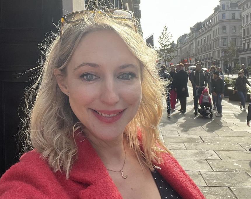 У 42-летней звезды сериала «Холлиокс» Али Бастиан нашли рак