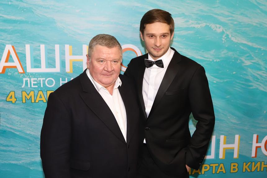 «Три года болезнь не давала о себе знать»: актер Комаров рассказал, что рак у Мадянова обострился весной