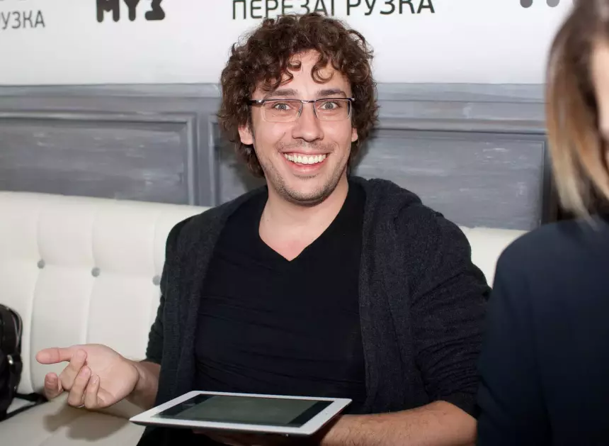 Максим Галкин* запретил россиянам снимать его во время тура по США и Канаде