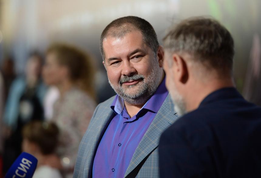 Писатель Сергей Лукьяненко заявил, что обилие ремейков обрушит кинорынок России