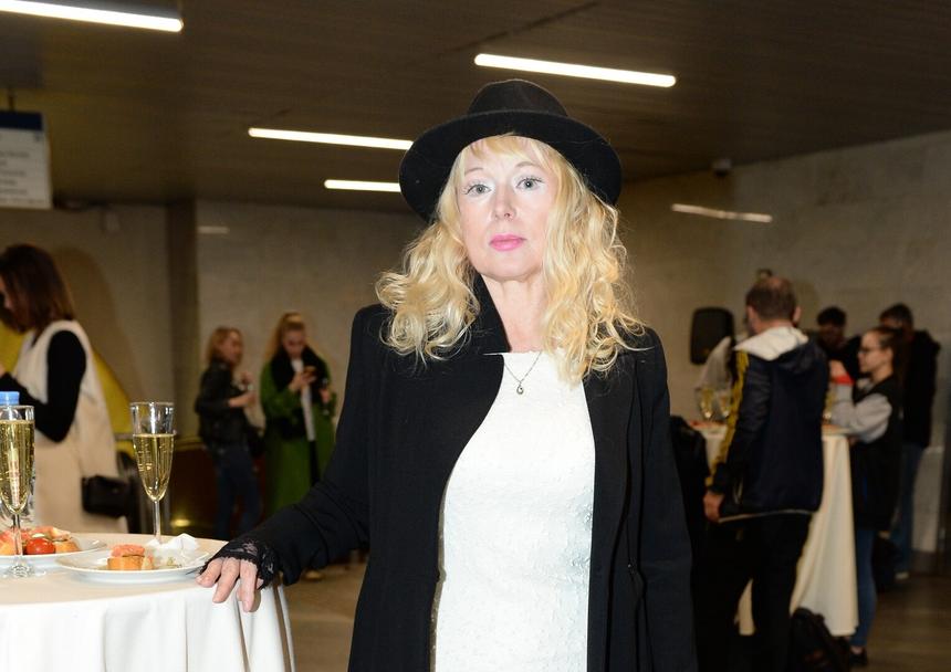 Улетела неделю назад: Елена Кондулайнен вышла на связь из Турции после слухов про паралич