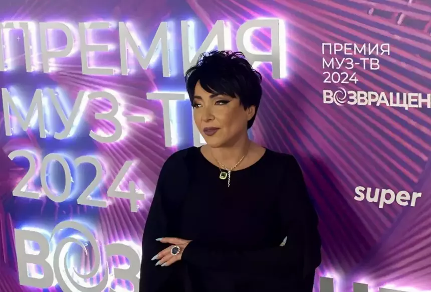 «Суеверия – грех»: Лолита Милявская залезла в гроб и разыграла свои похороны