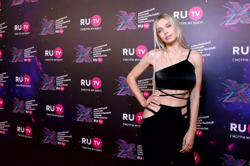 Вера Брежнева сообщила, что отменила гастрольный тур по вине организаторов