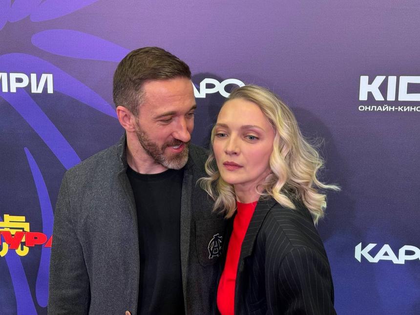 Иван Добронравов с женой, редкий выход Вилковой и одинокий Марк Богатырев: звезды посетили премьеру драмы «Амура»