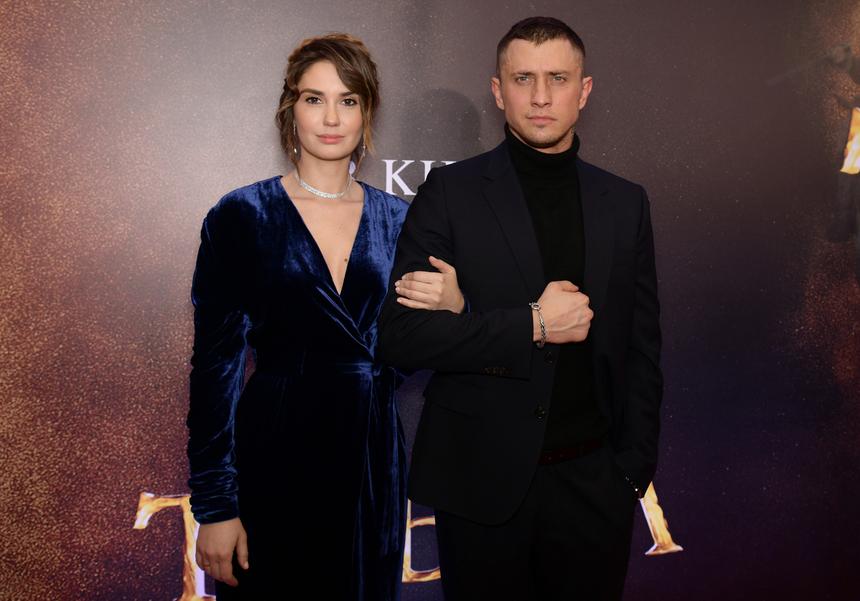 Заседание длилось пять часов: Павел Прилучный и Агата Муцениеце встретились в суде