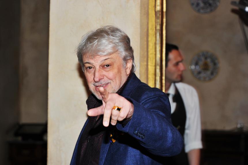 Внебрачный сын выстоял долгую очередь, чтобы проститься с Вячеславом Добрыниным