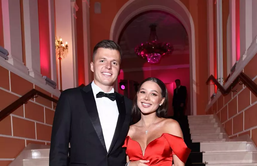 Артем и Валерия Чекалины могли незаконно вывести за границу более полумиллиарда рублей